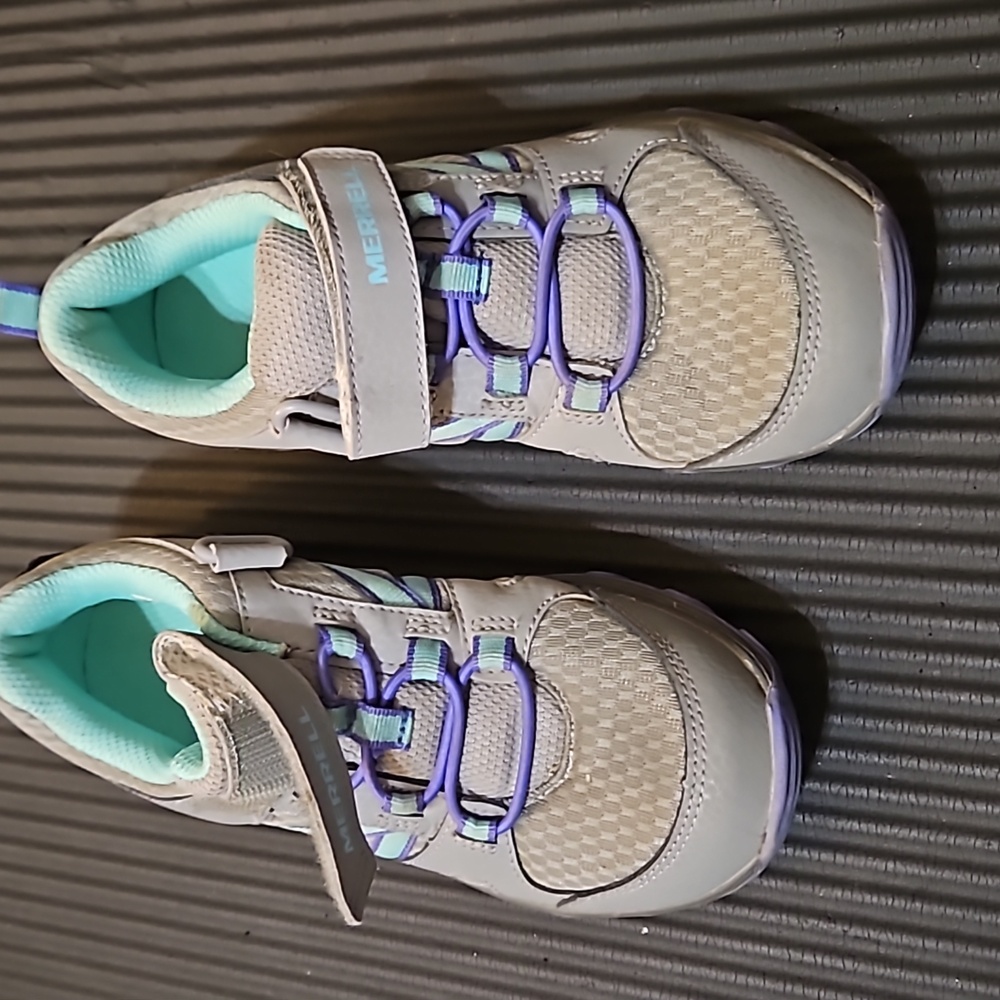 Girls hiking shoes